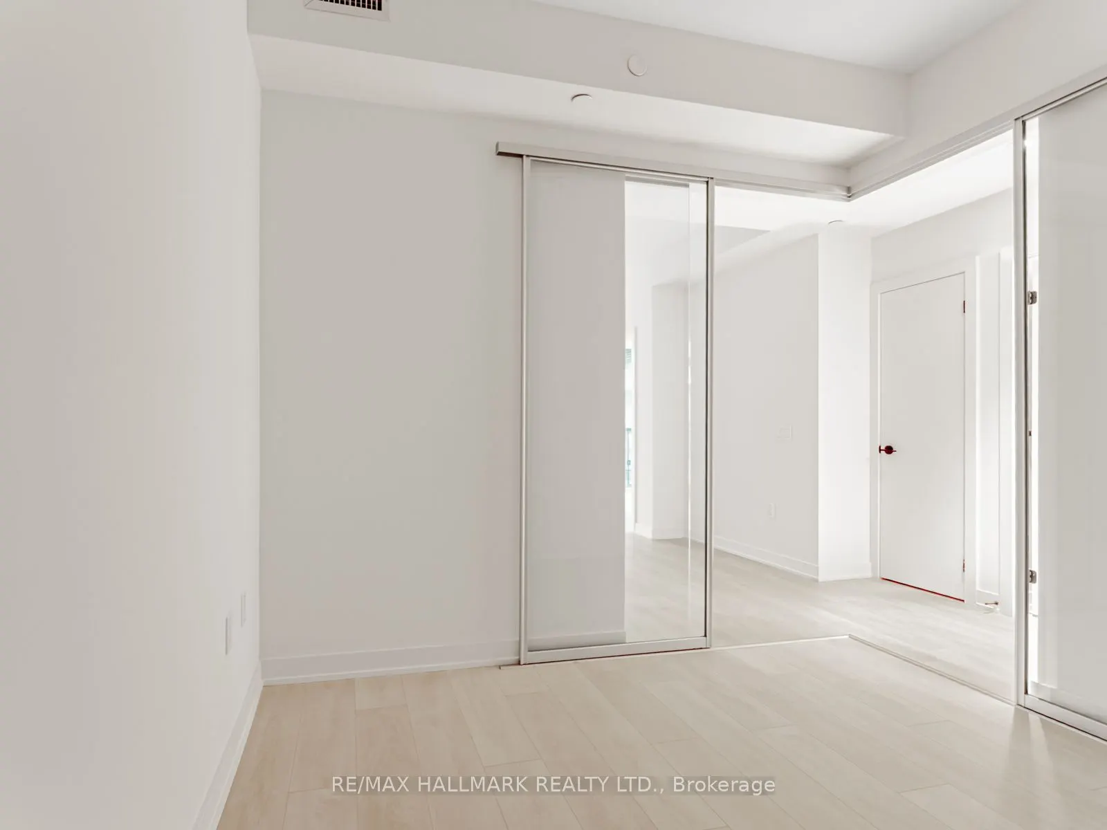 117 Broadway Avenue, #209N