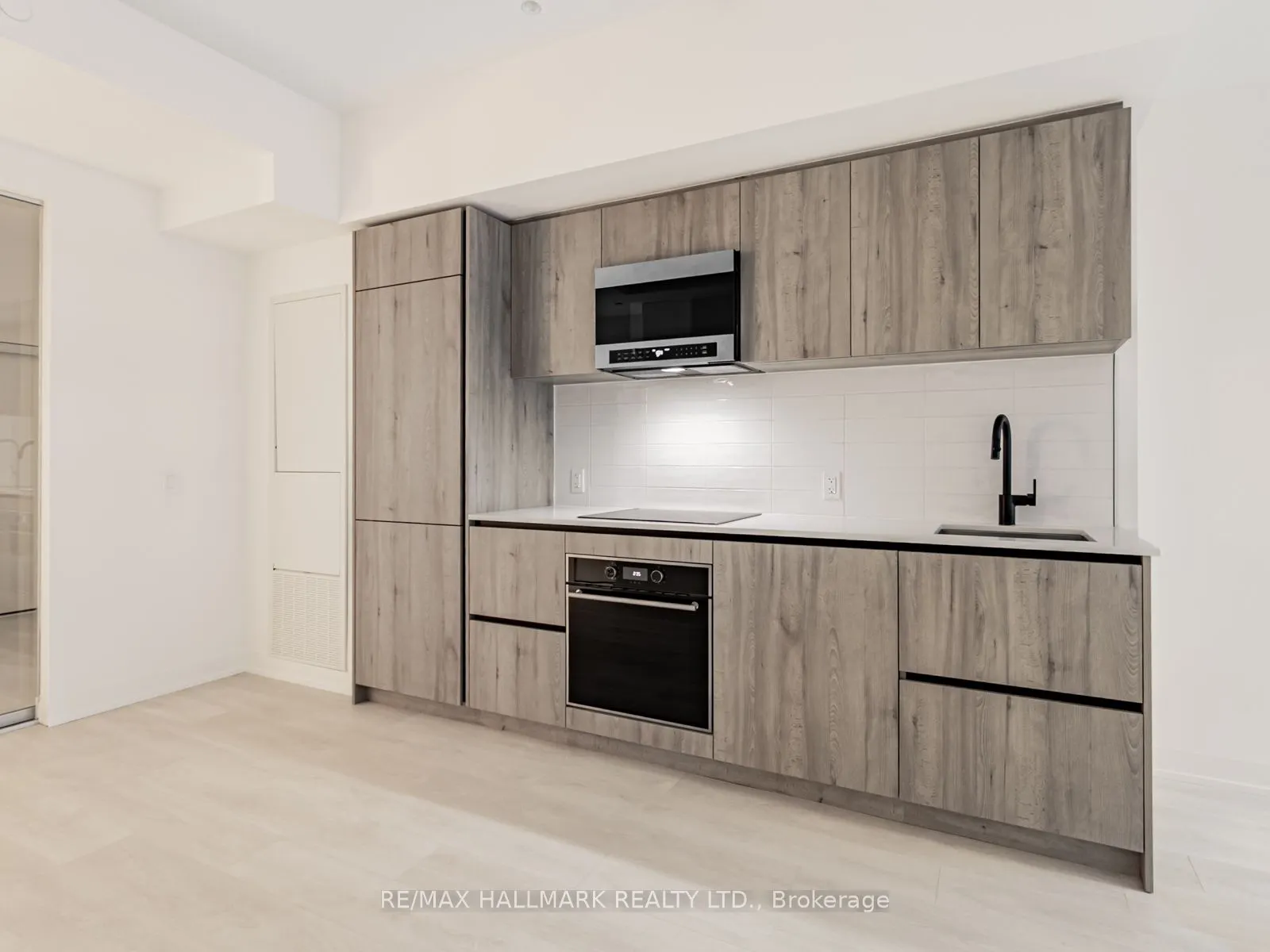 117 Broadway Avenue, #209N