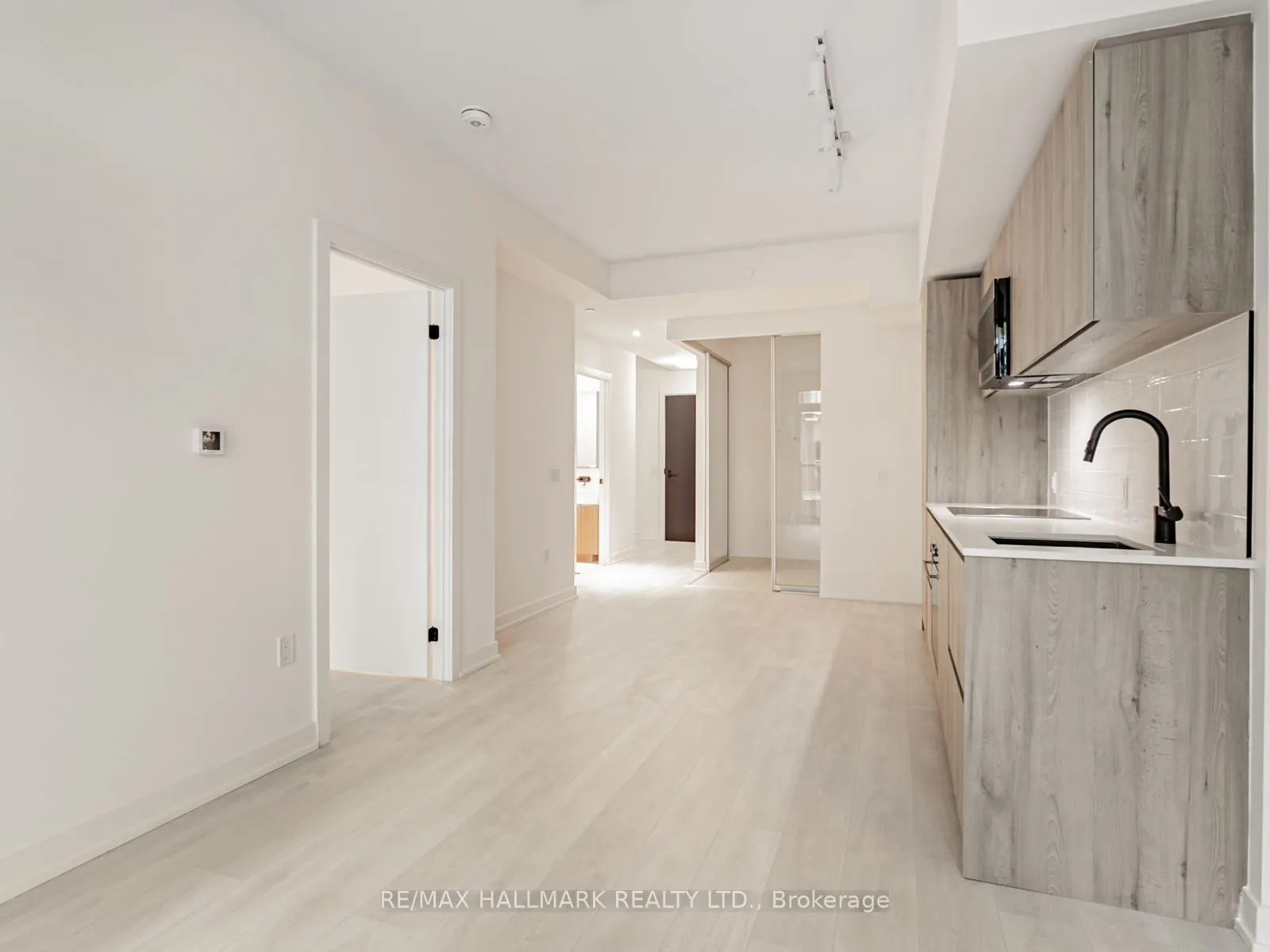 117 Broadway Avenue, #209N