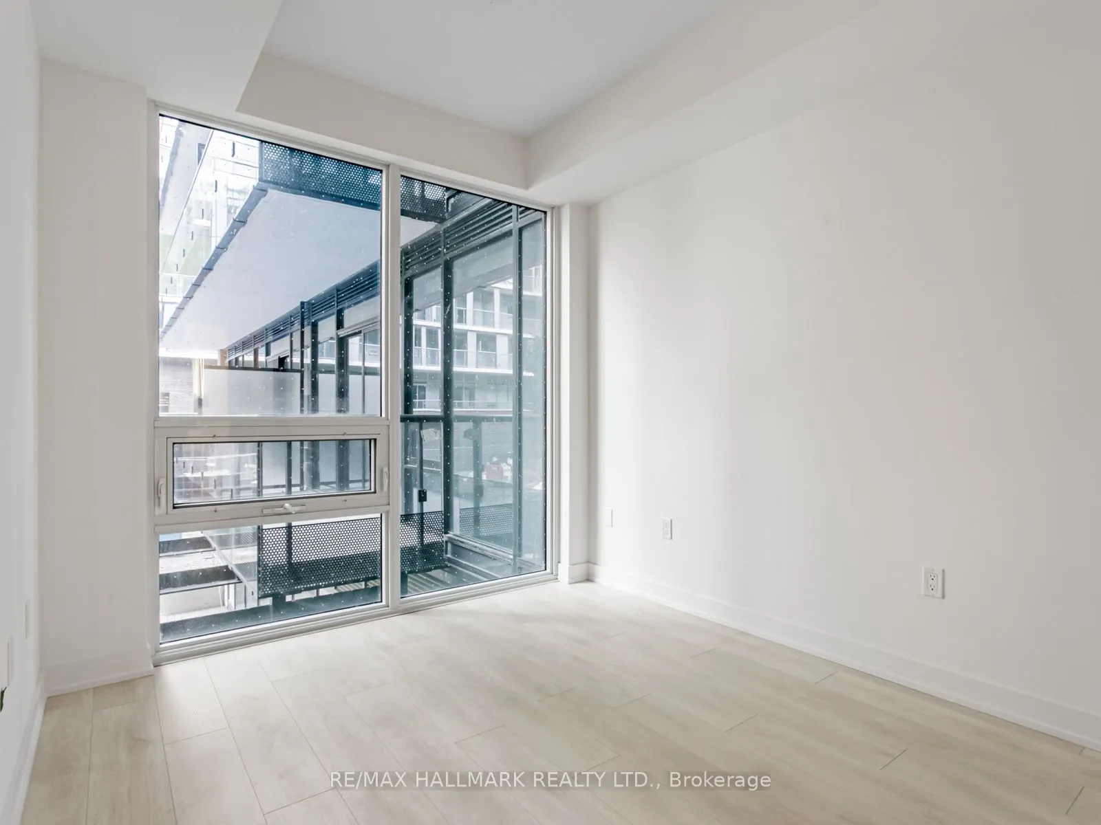 117 Broadway Avenue, #209N