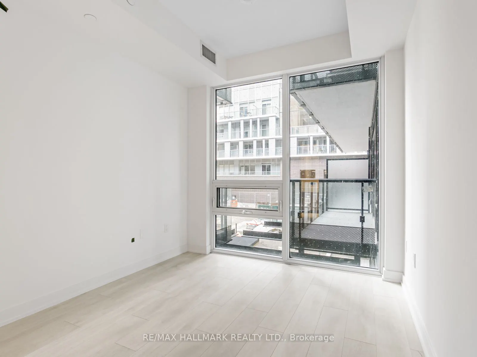 117 Broadway Avenue, #209N