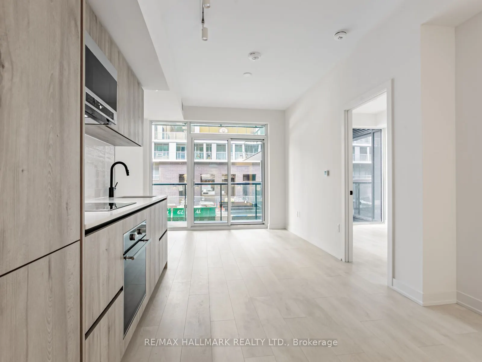 117 Broadway Avenue, #209N