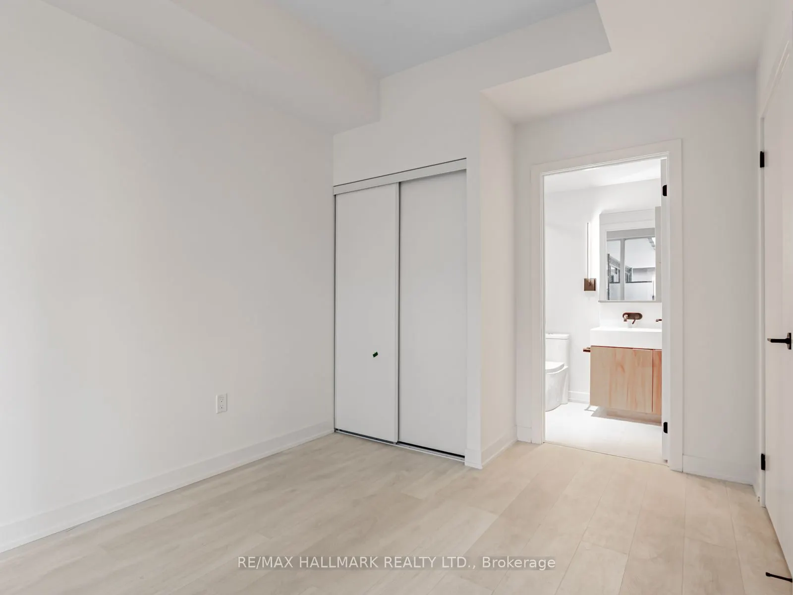 117 Broadway Avenue, #209N
