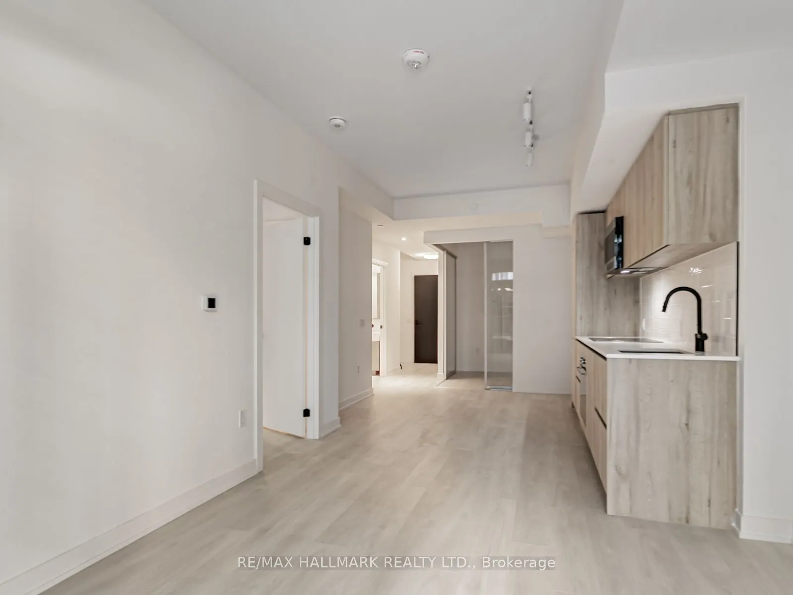117 Broadway Avenue, #209N