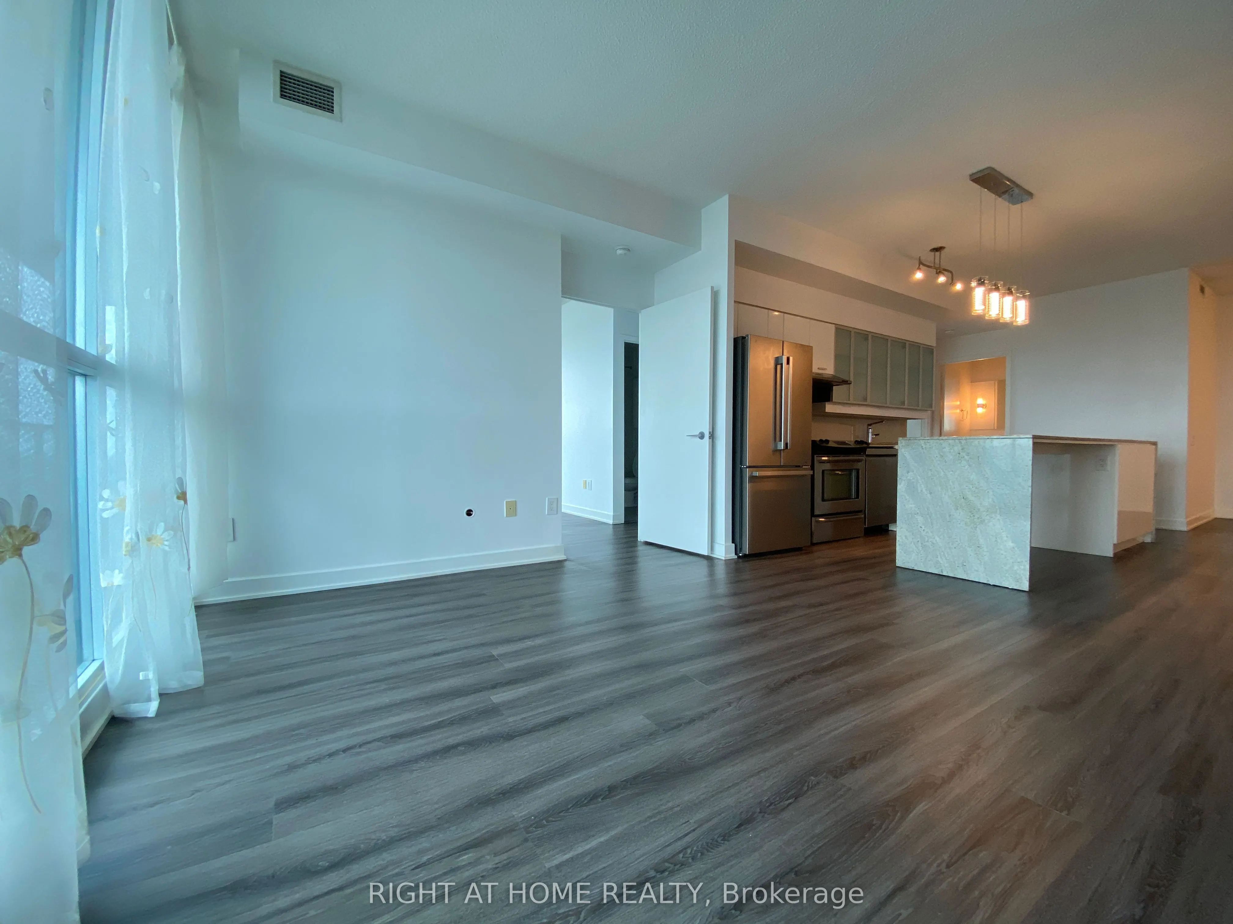 33 Singer Court, #3011