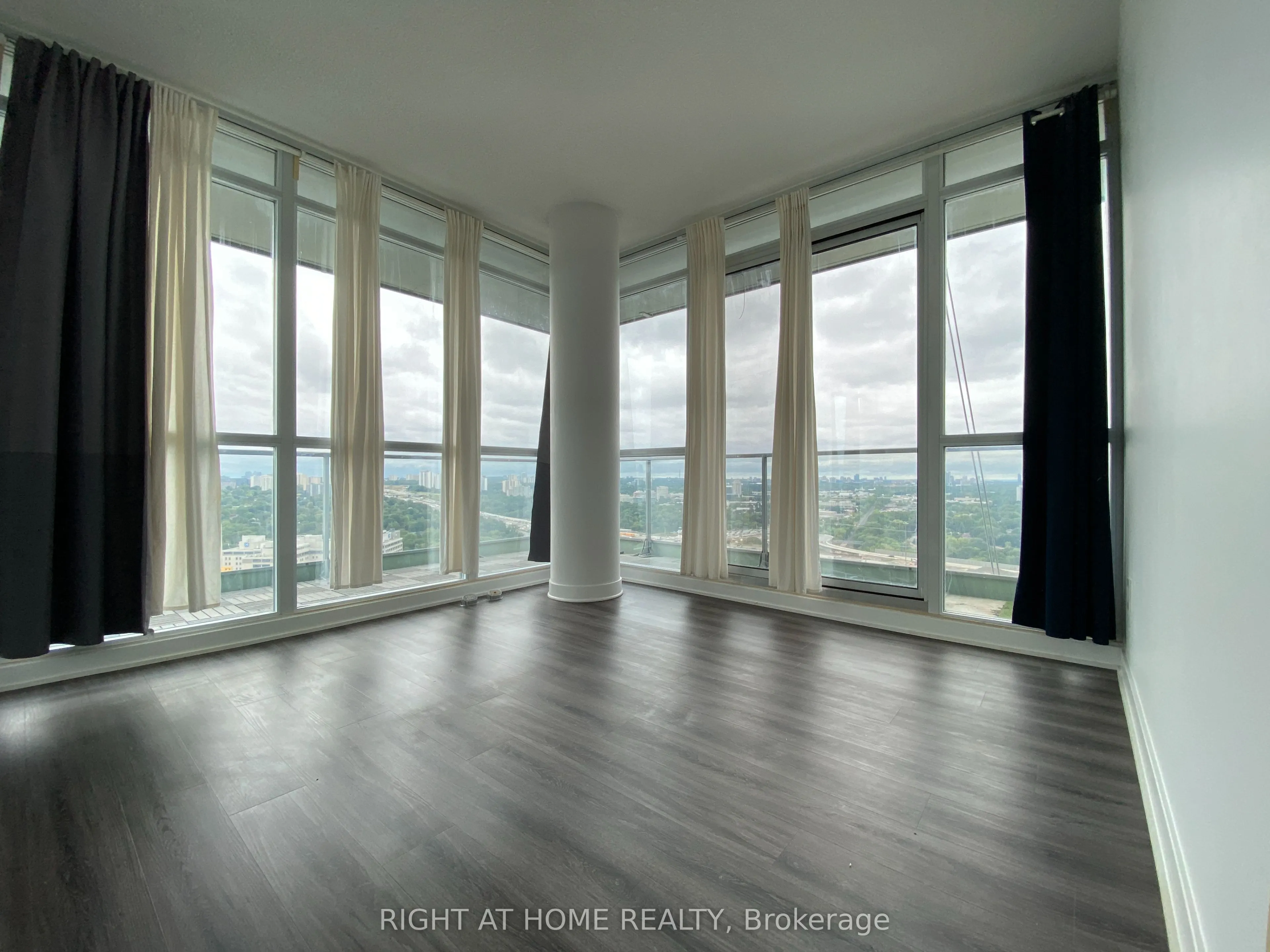 33 Singer Court, #3011