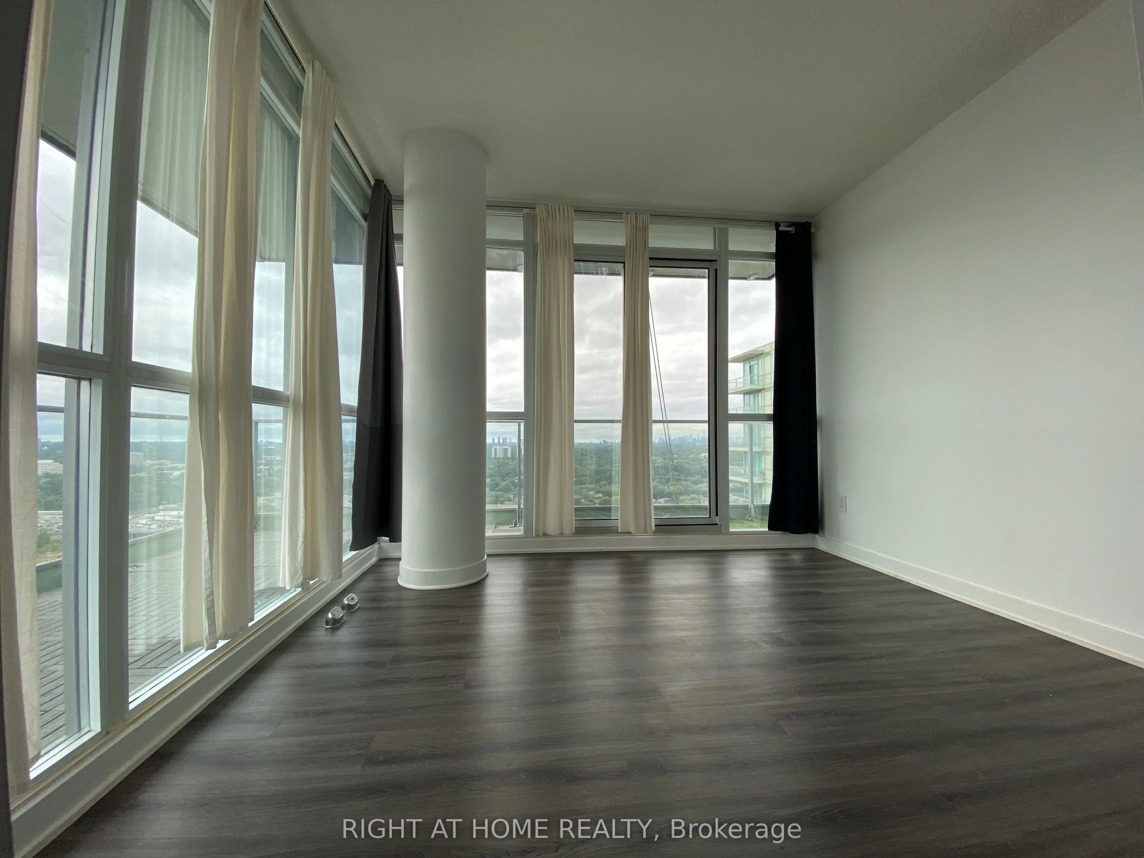 33 Singer Court, #3011