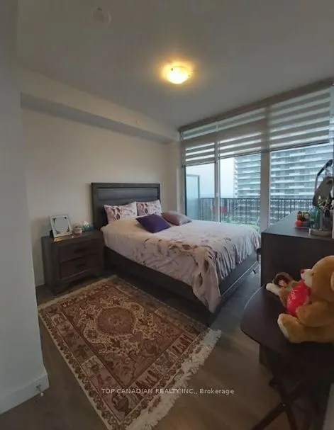 8 Eglinton Avenue E, #3302