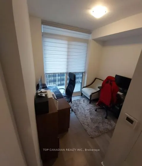 8 Eglinton Avenue E, #3302