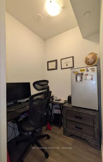 8 Eglinton Avenue E, #3302