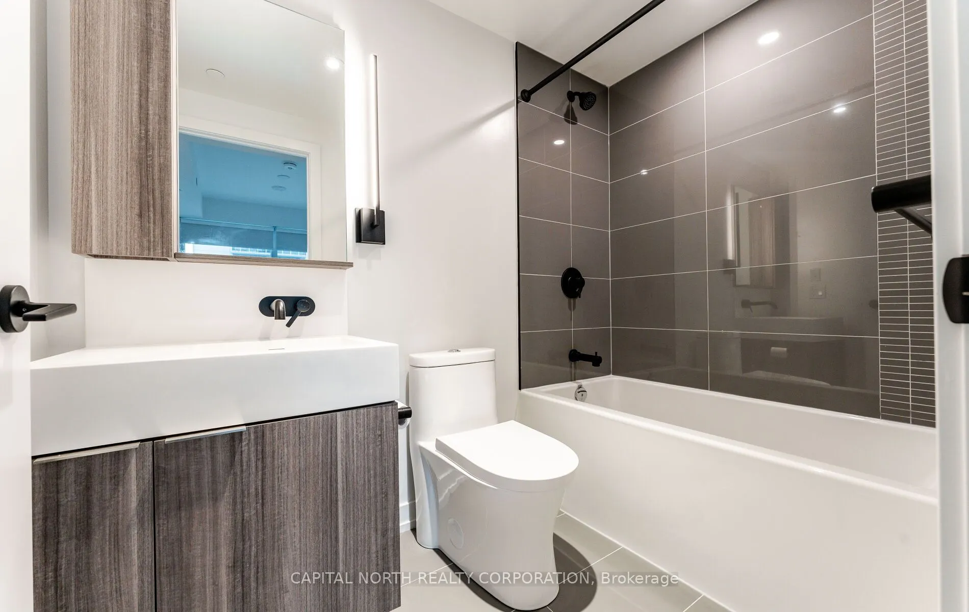 117 Broadway Avenue, #419