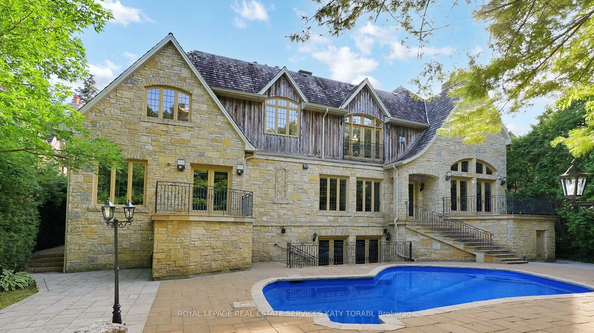 14 St Margarets Drive