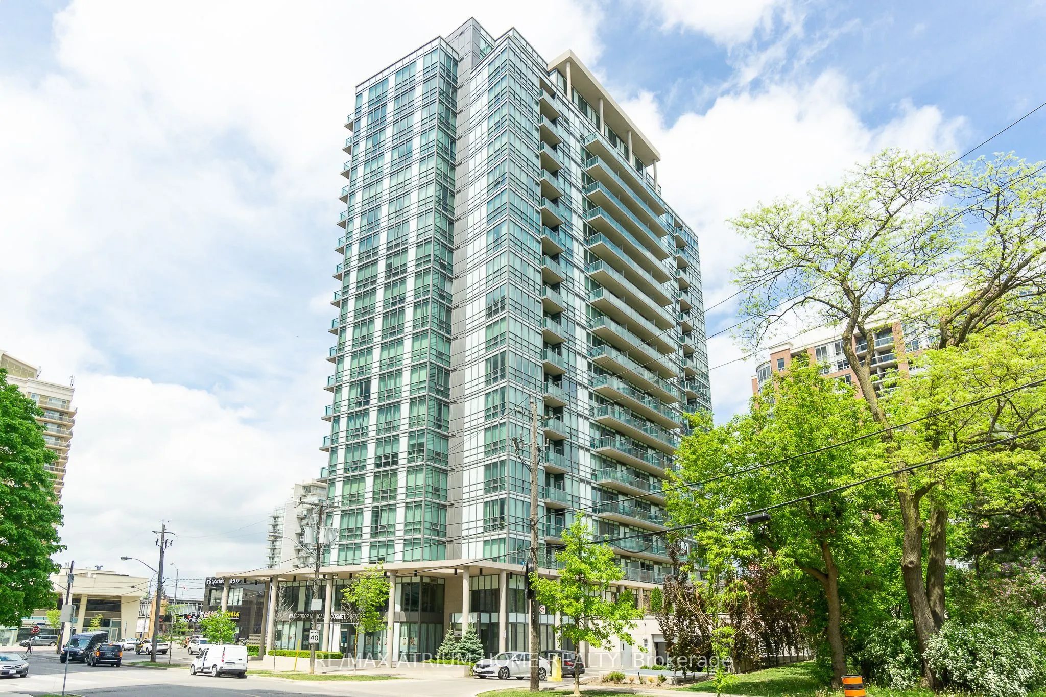 26 Norton Avenue, #410