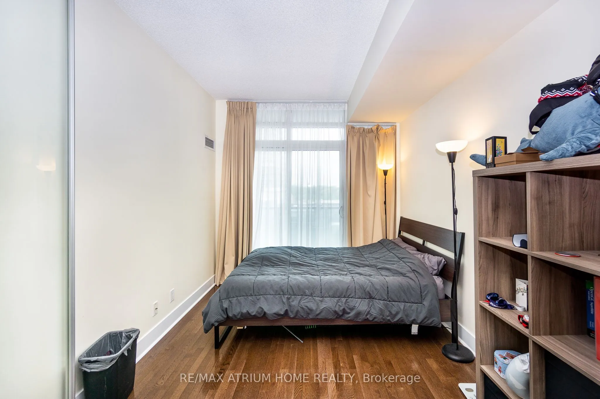 26 Norton Avenue, #410