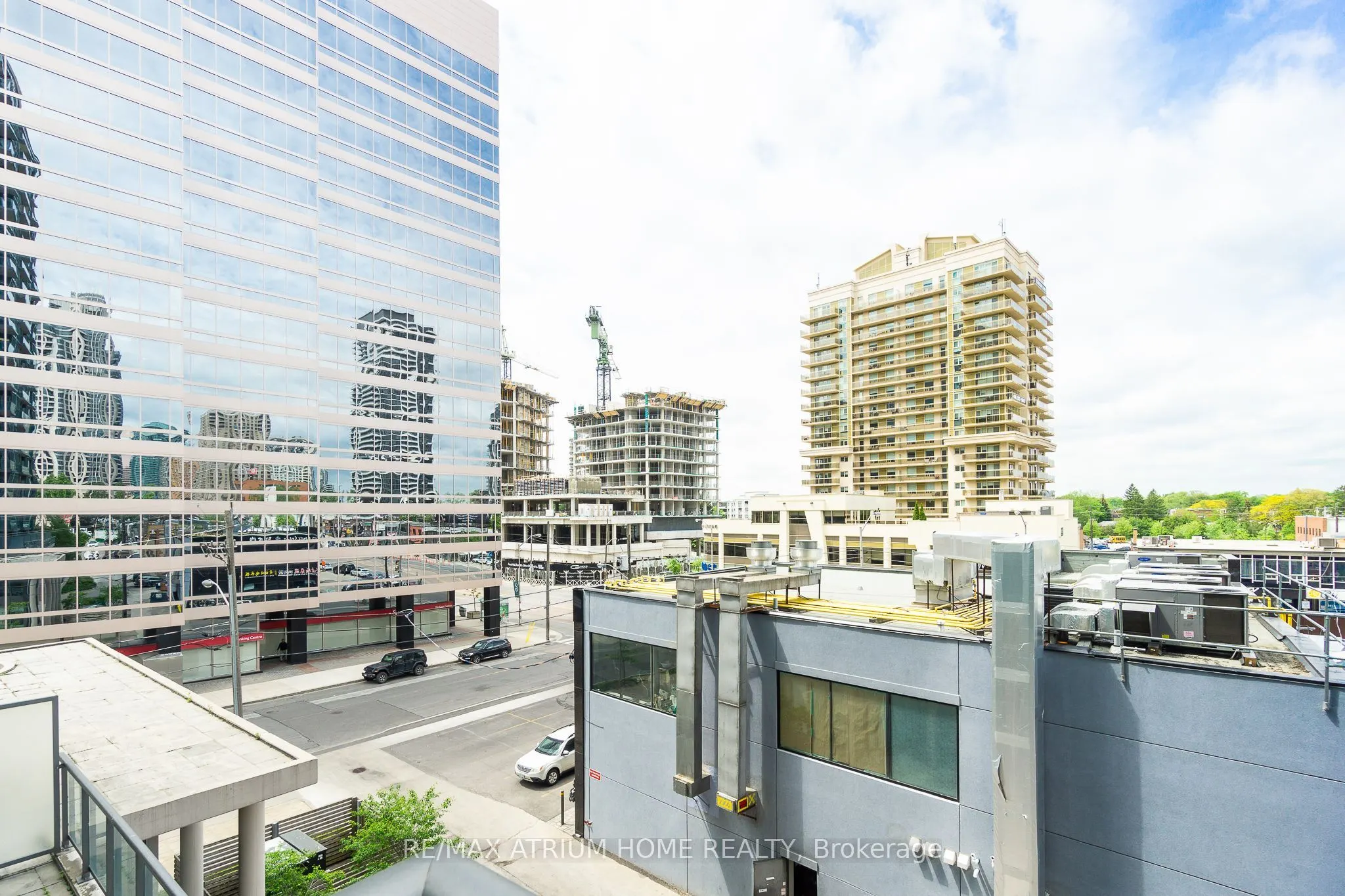 26 Norton Avenue, #410