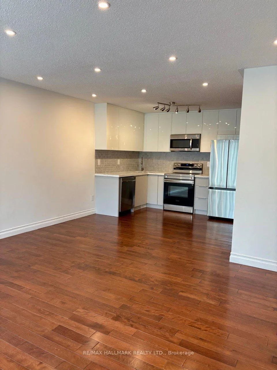 33 Angus Drive, #Main