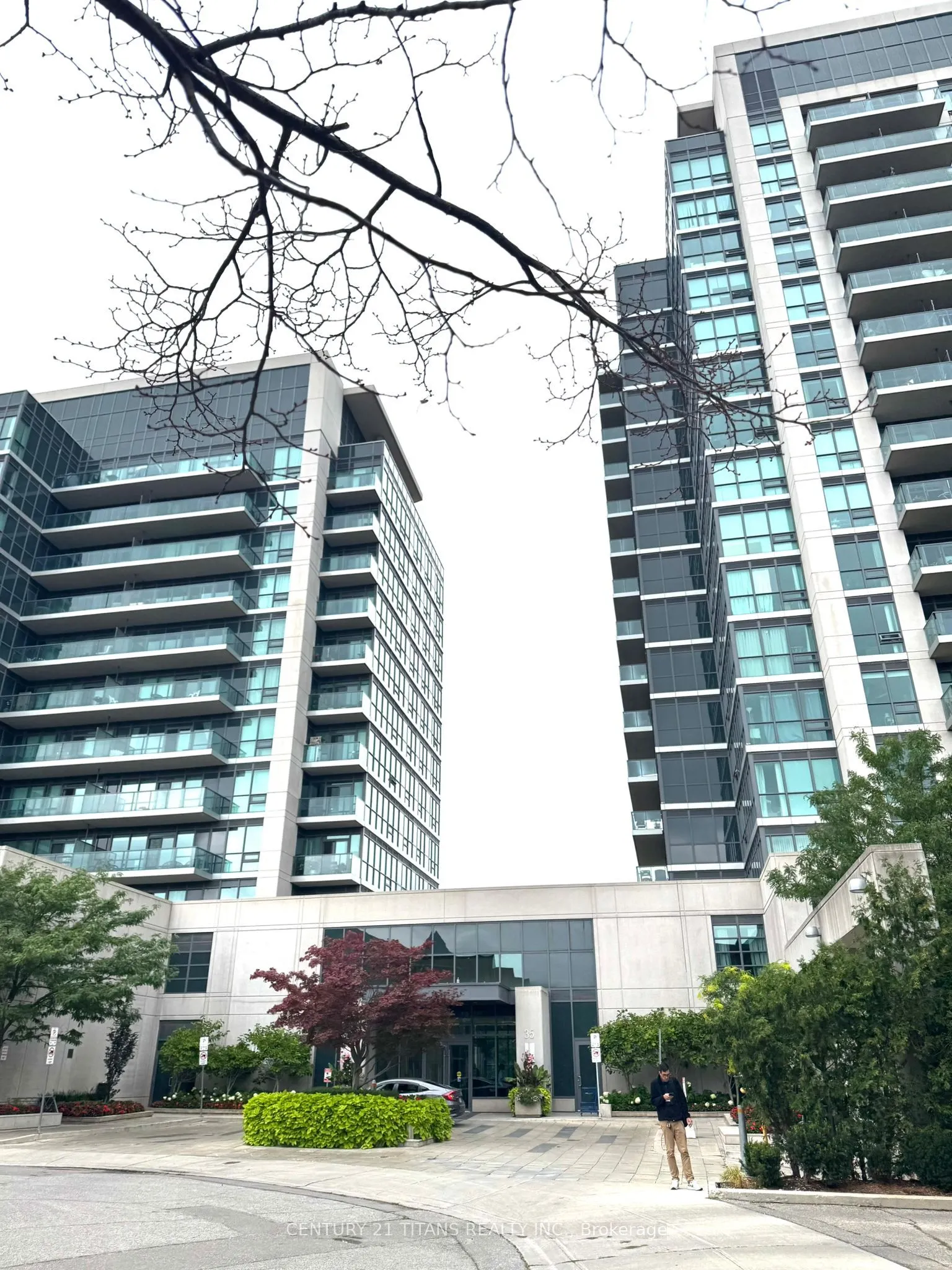35 Brian Peck Crescent, #1406