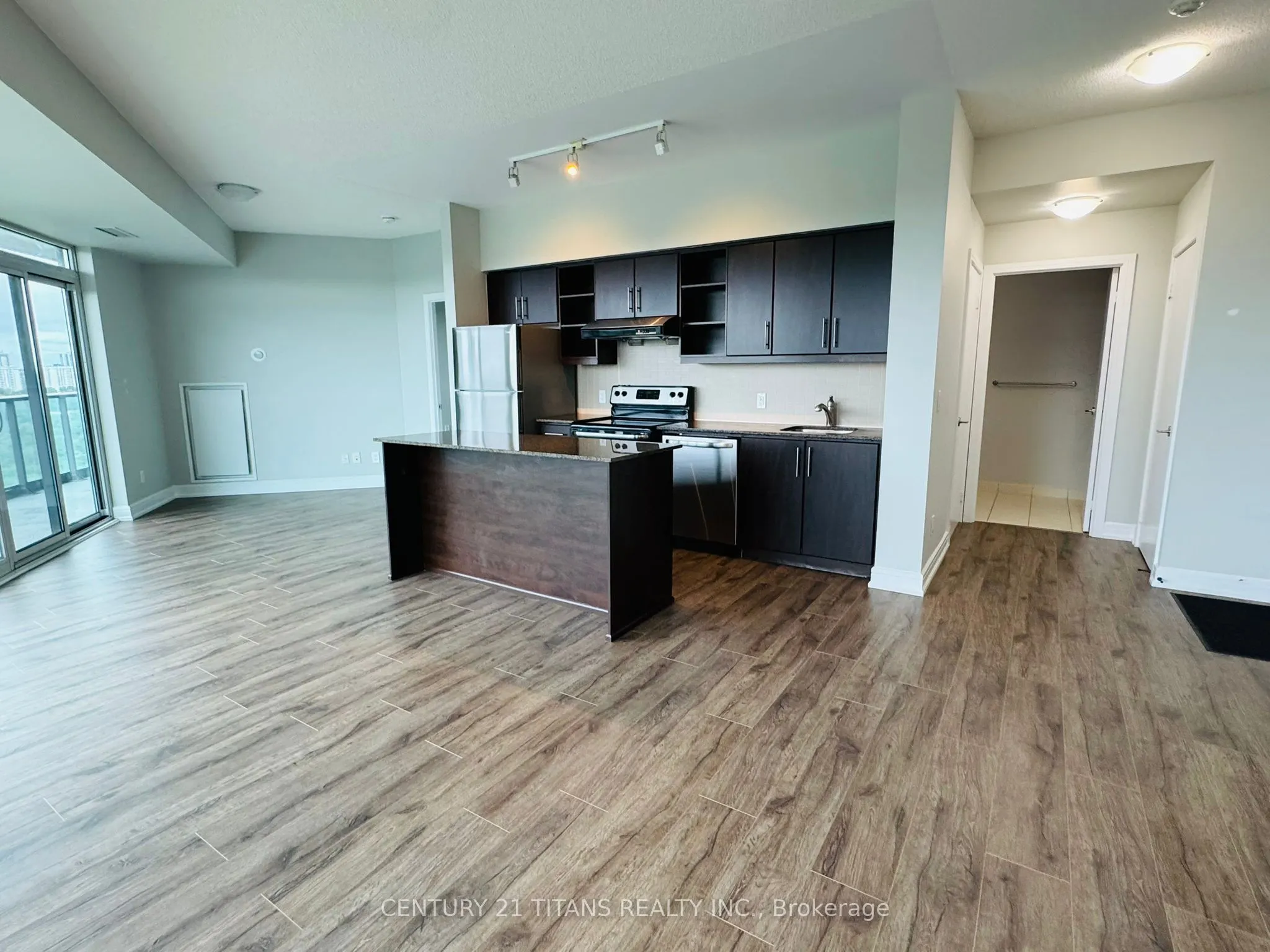 35 Brian Peck Crescent, #1406