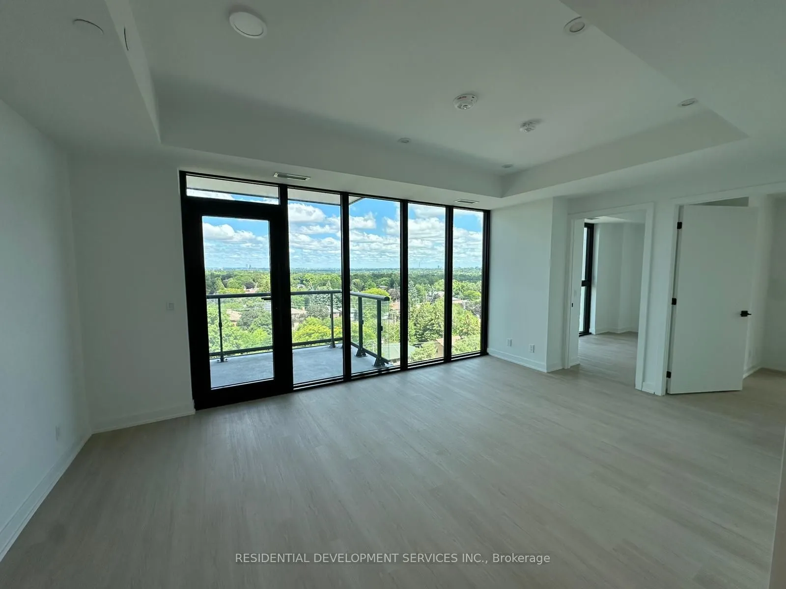 699 Sheppard Avenue E, #915