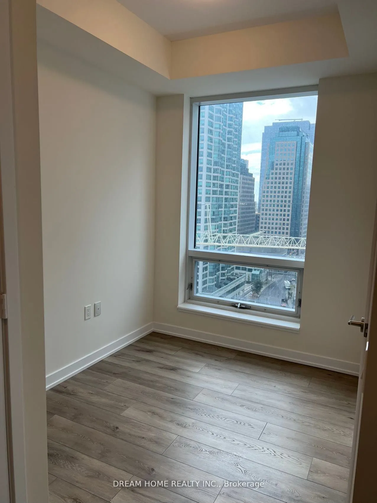 28 Freeland Street, #1304