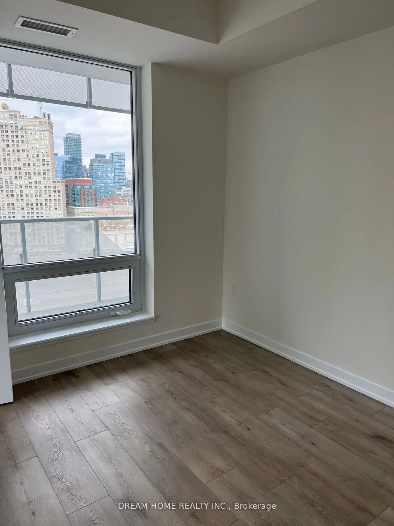 28 Freeland Street, #1304