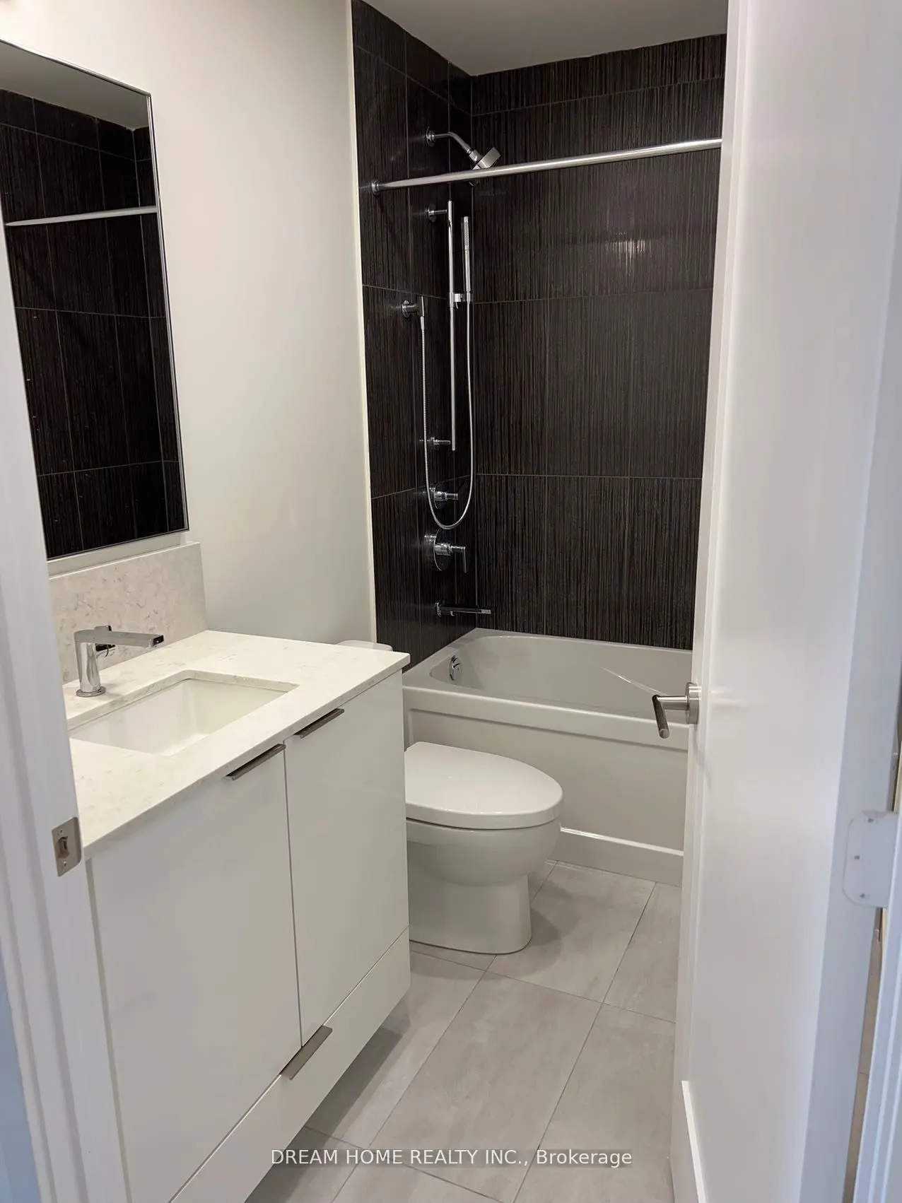 28 Freeland Street, #1304