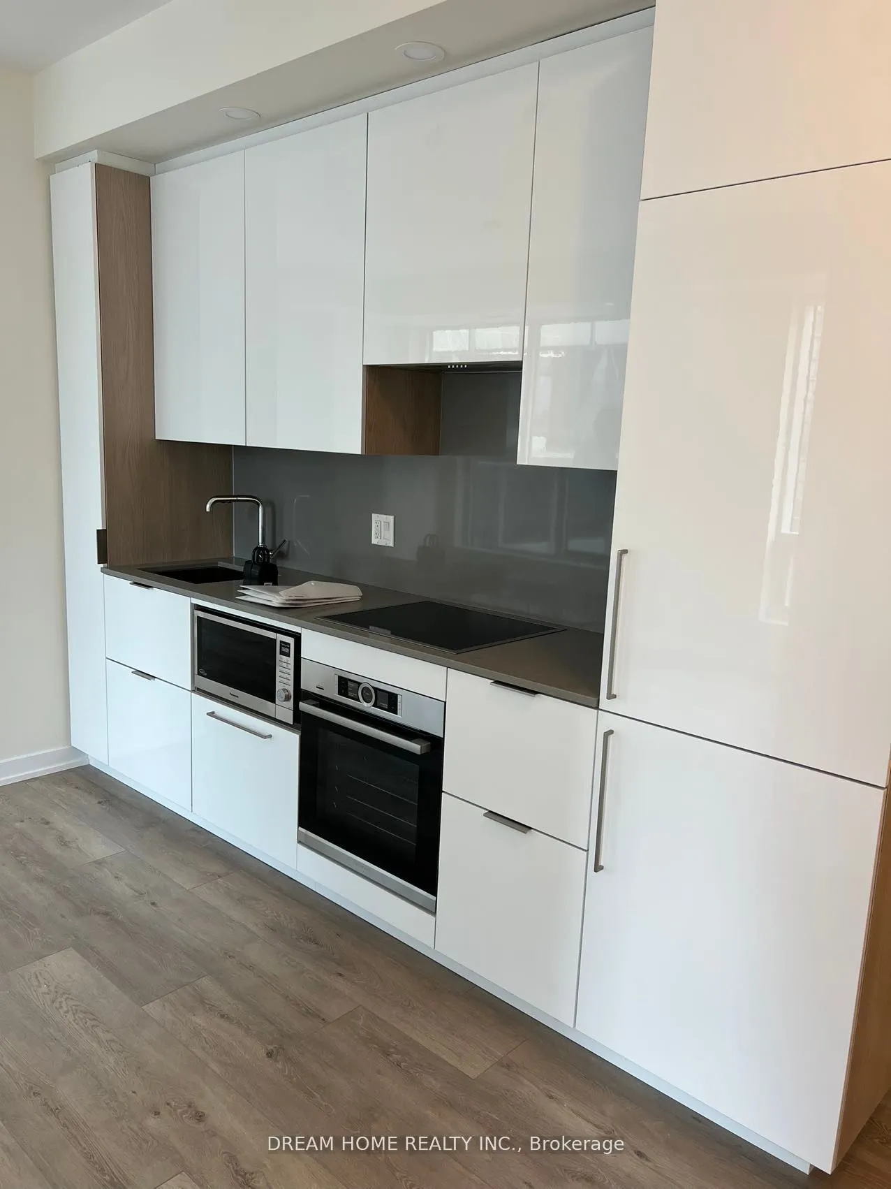 28 Freeland Street, #1304