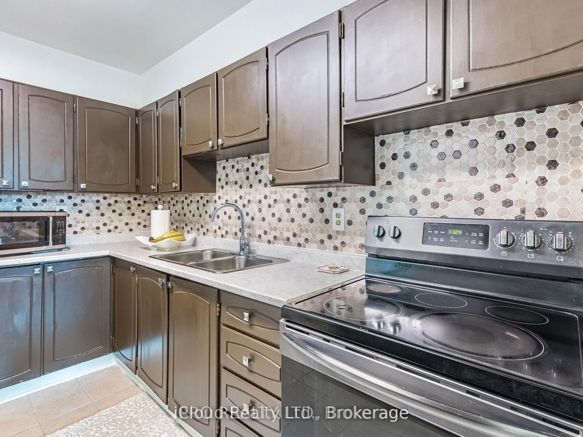 5 Shady Golfway, #205