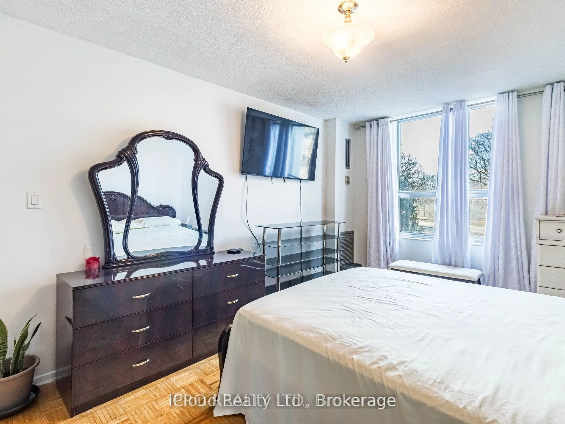 5 Shady Golfway, #205