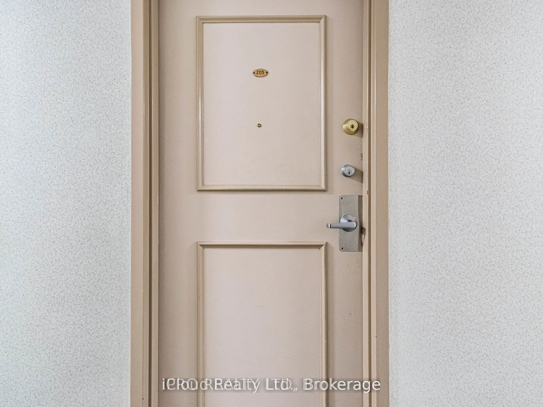 5 Shady Golfway, #205