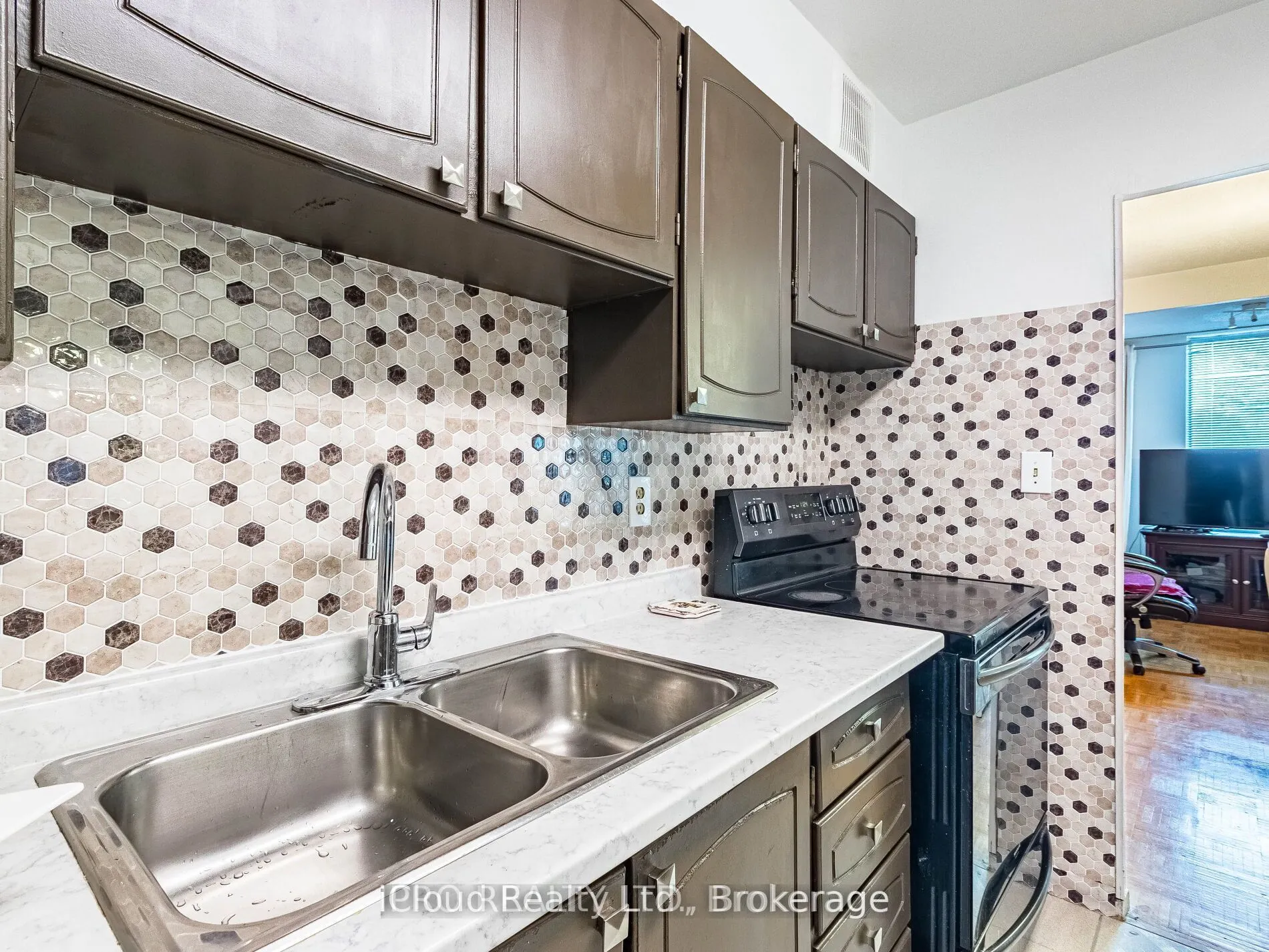 5 Shady Golfway, #205