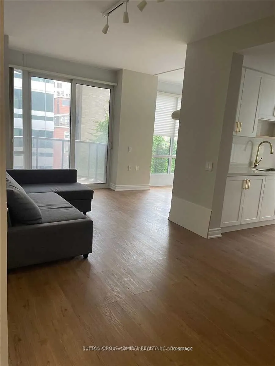85 Bloor Street E, #610