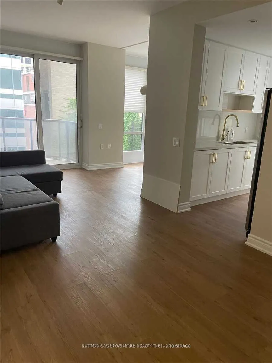 85 Bloor Street E, #610