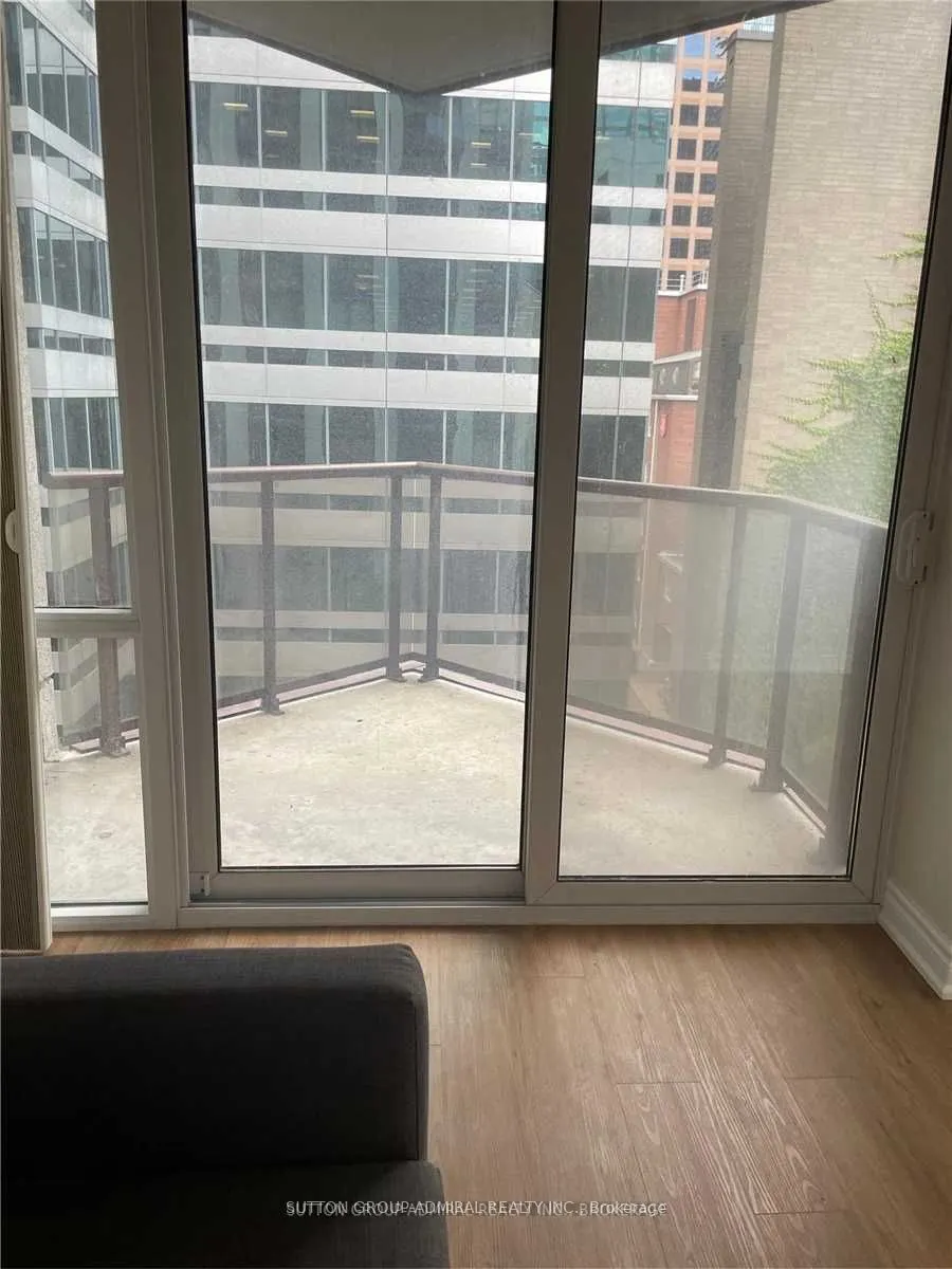 85 Bloor Street E, #610