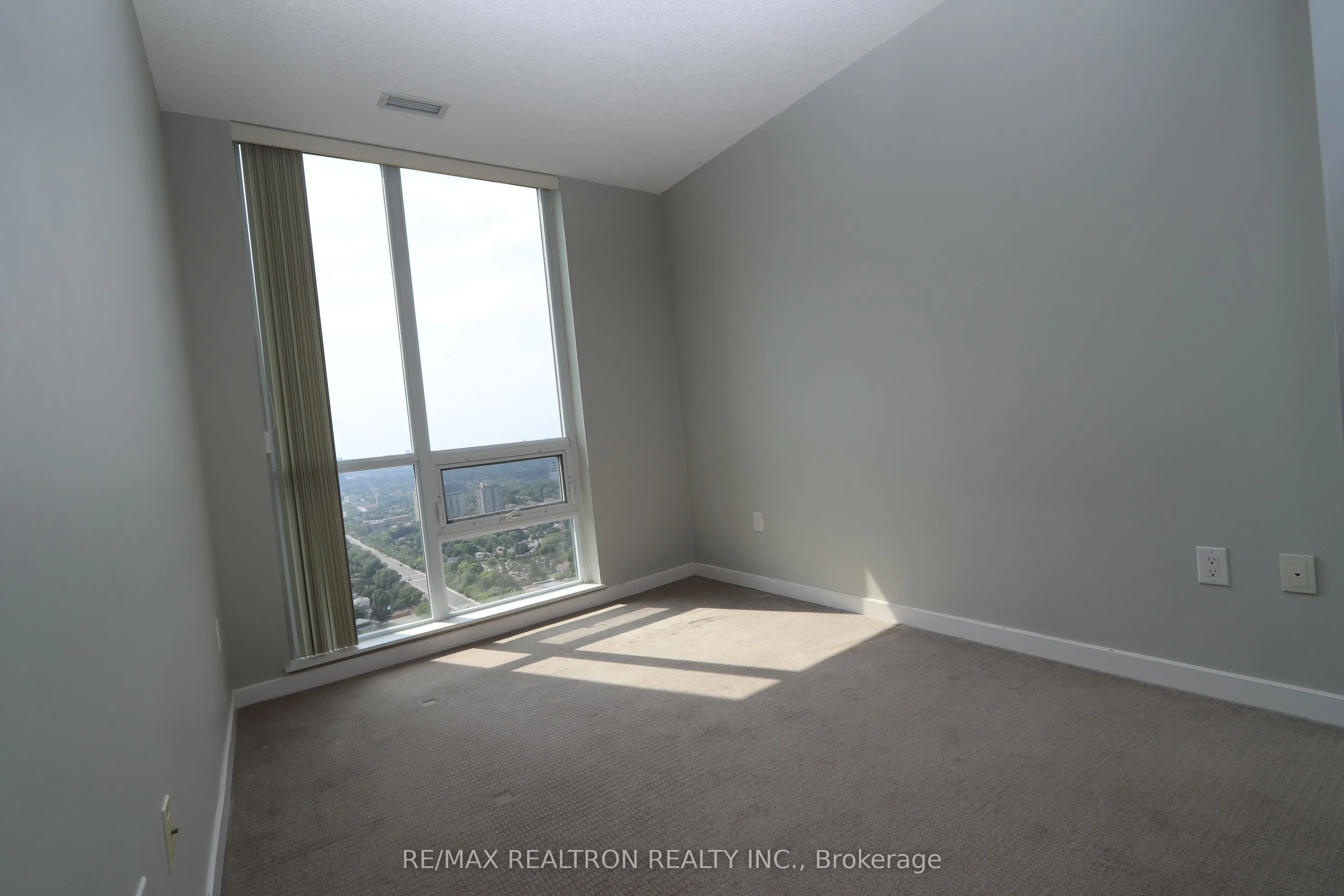 66 Forest Manor Road, #2601