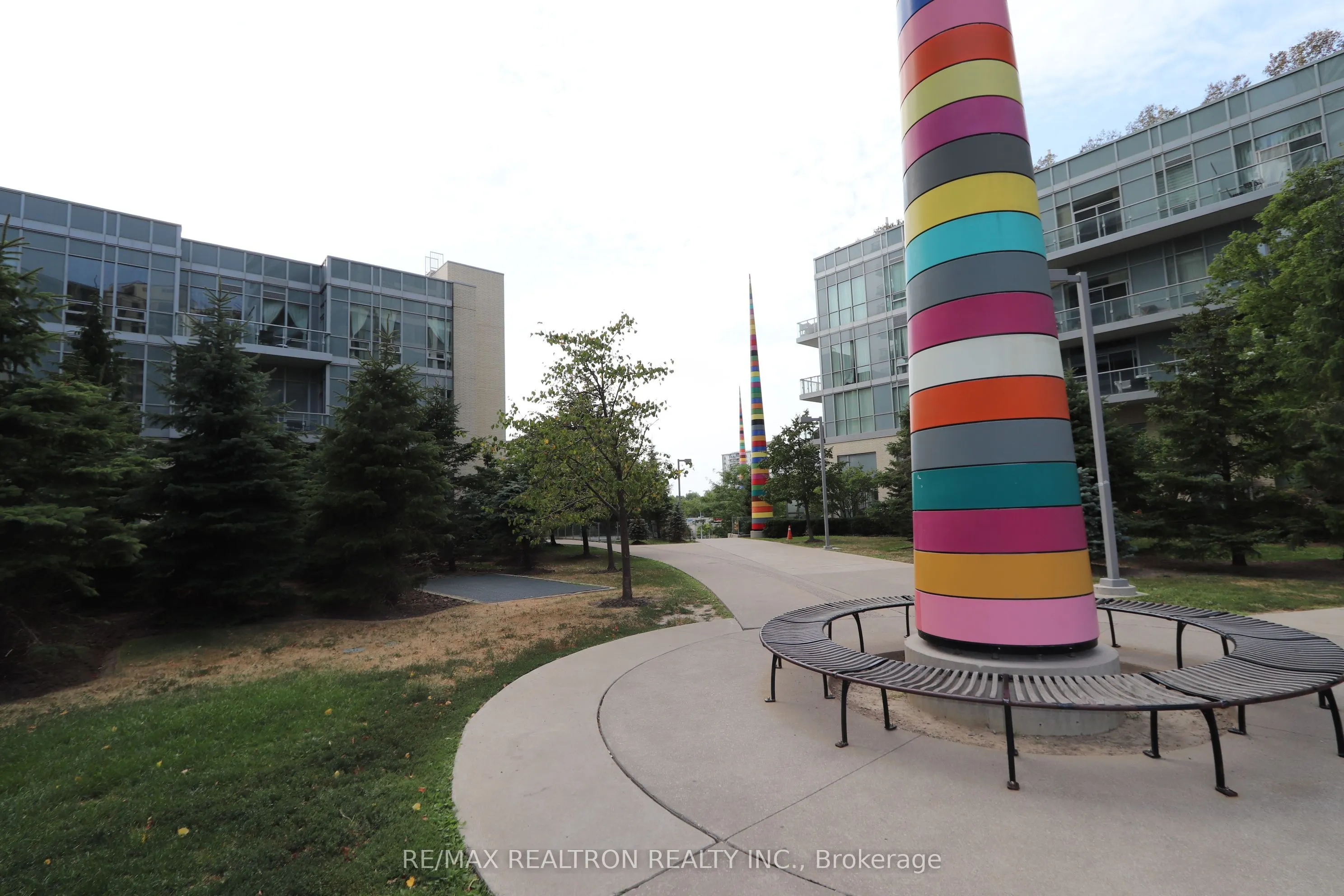 66 Forest Manor Road, #2601