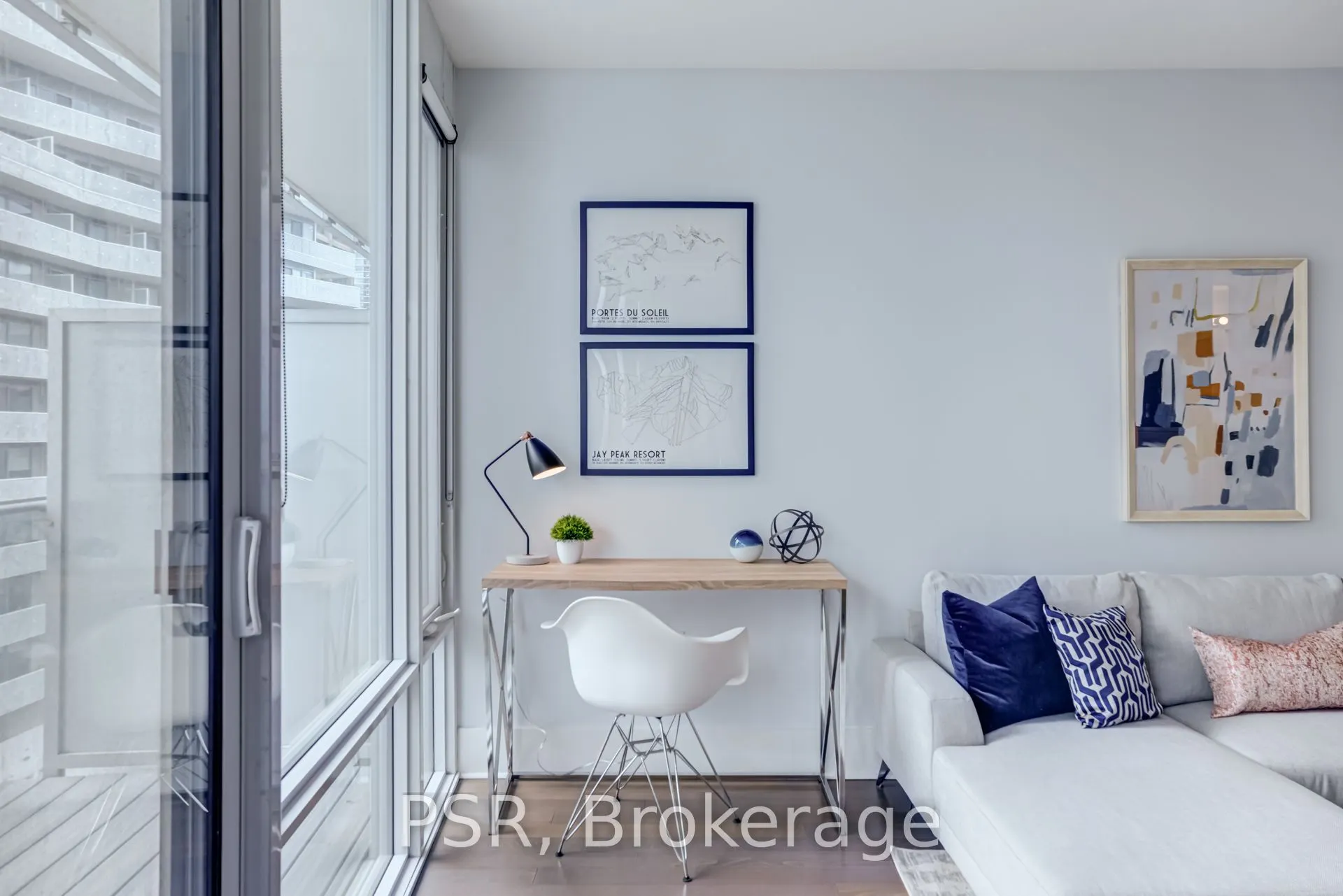 29 Queens Quay E, #627