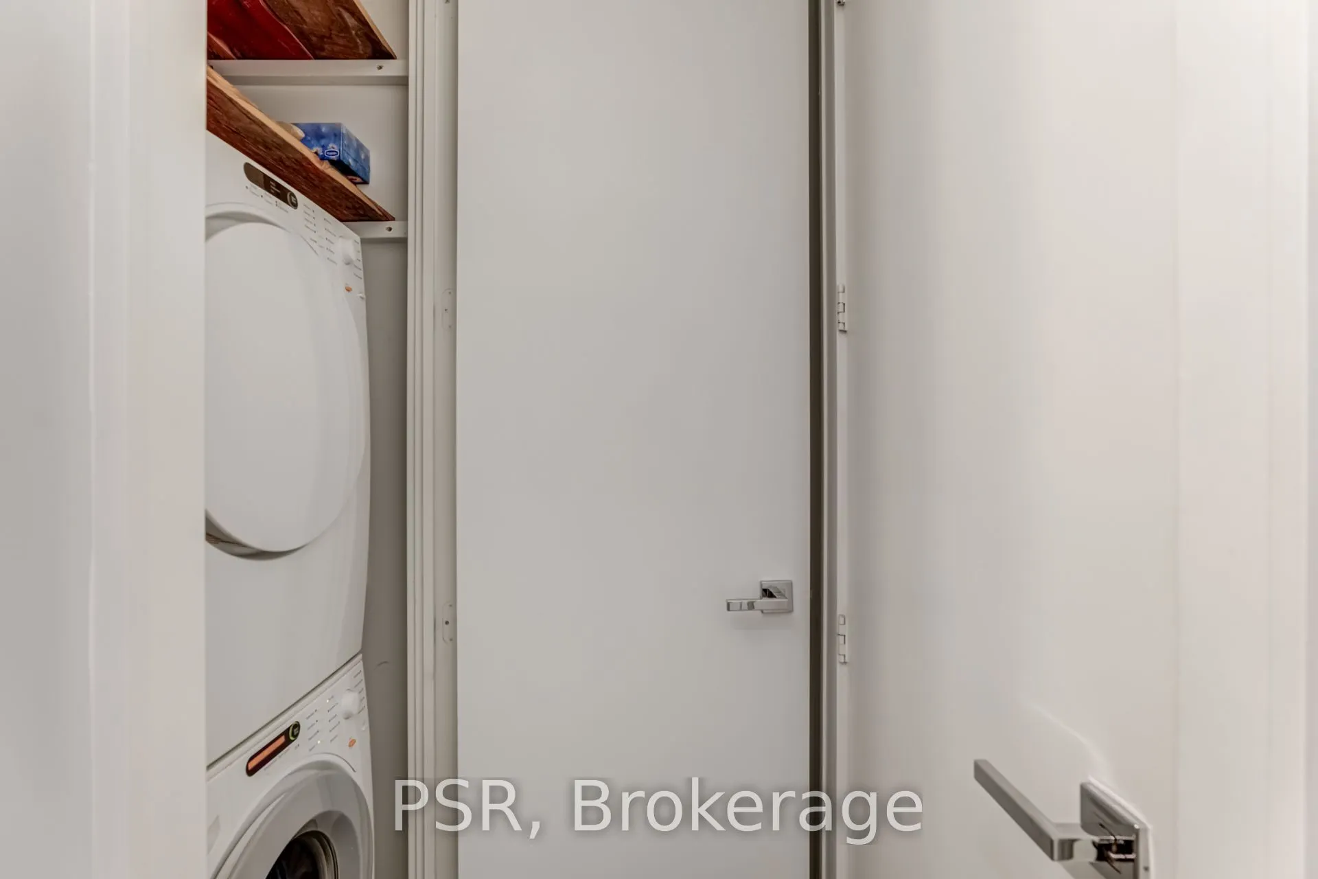 29 Queens Quay E, #627
