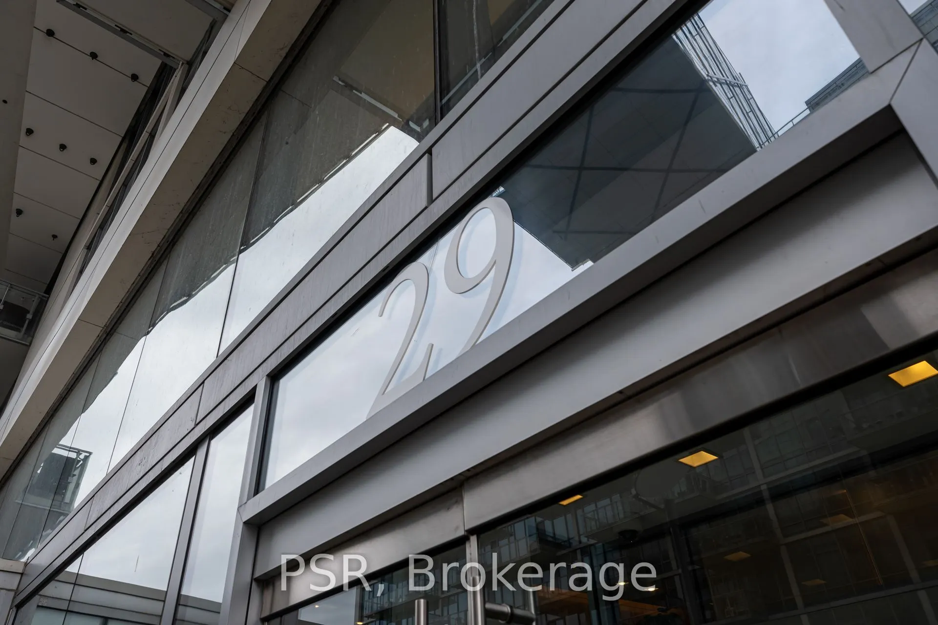 29 Queens Quay E, #627