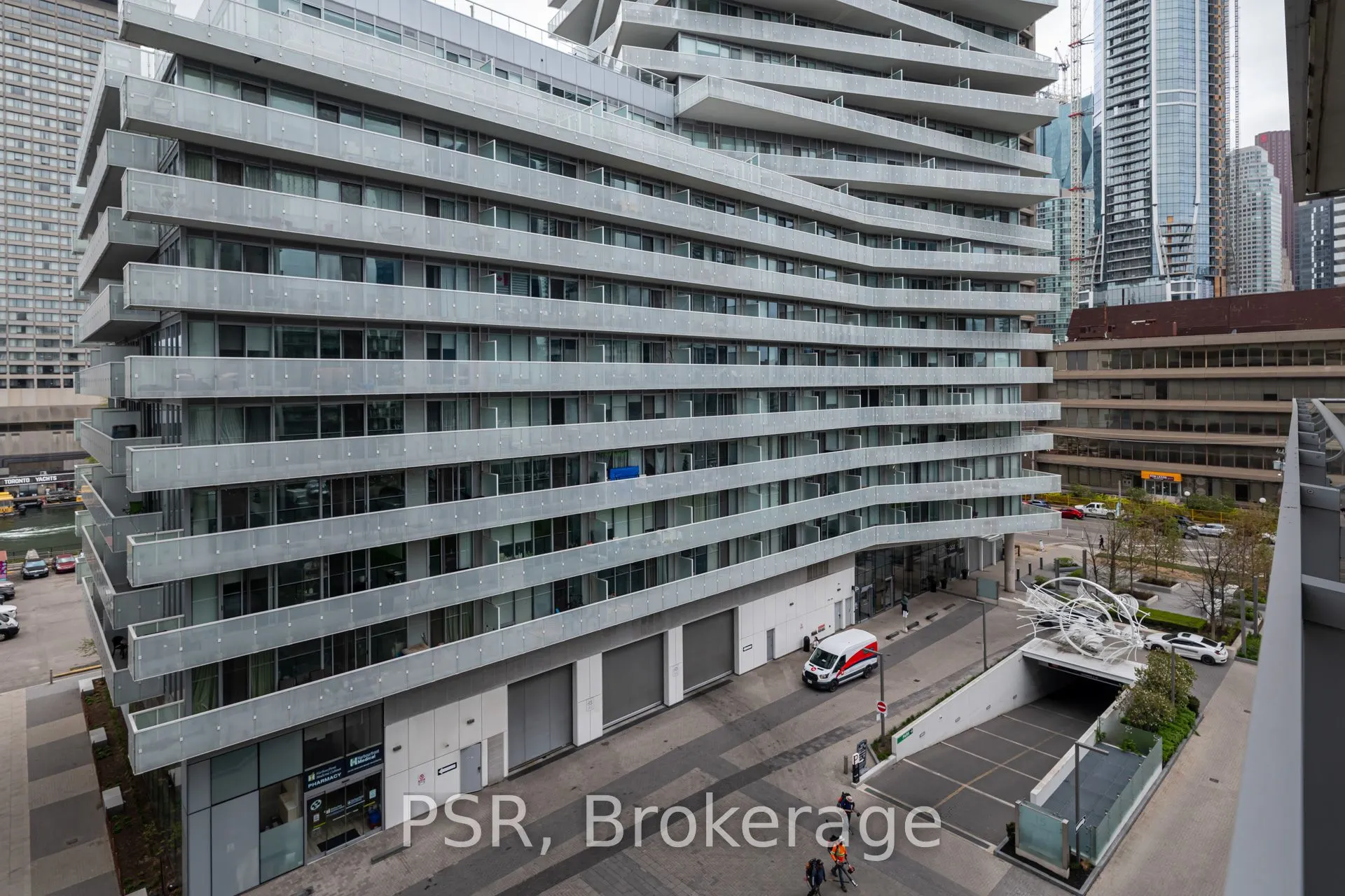 29 Queens Quay E, #627
