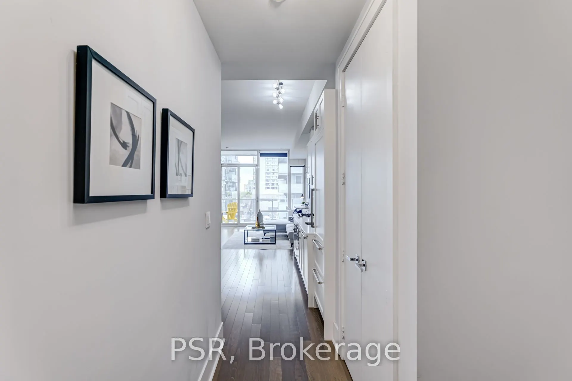 29 Queens Quay E, #627