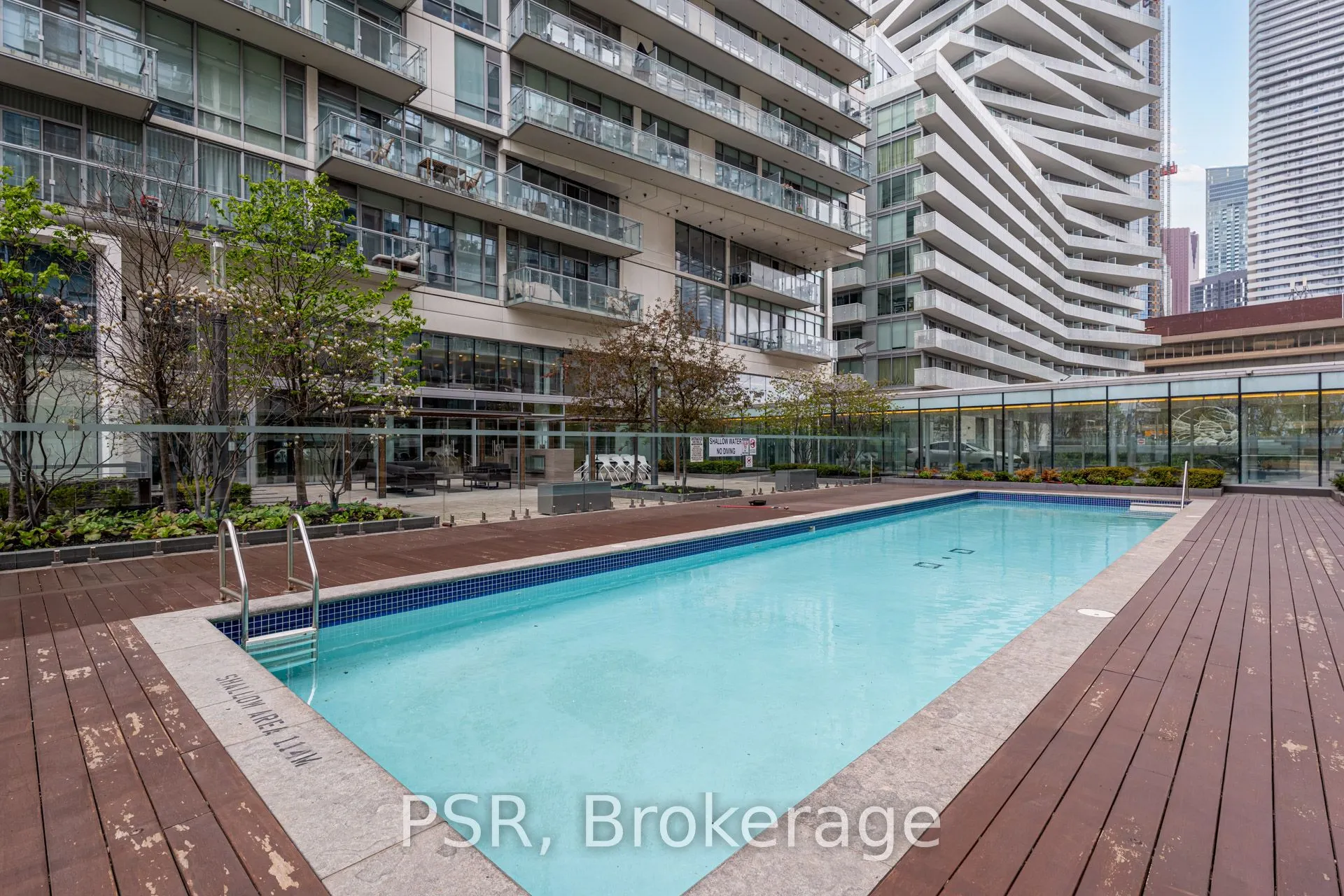 29 Queens Quay E, #627