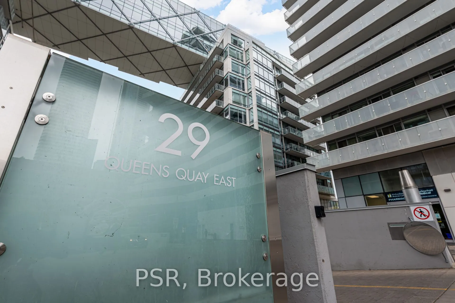 29 Queens Quay E, #627