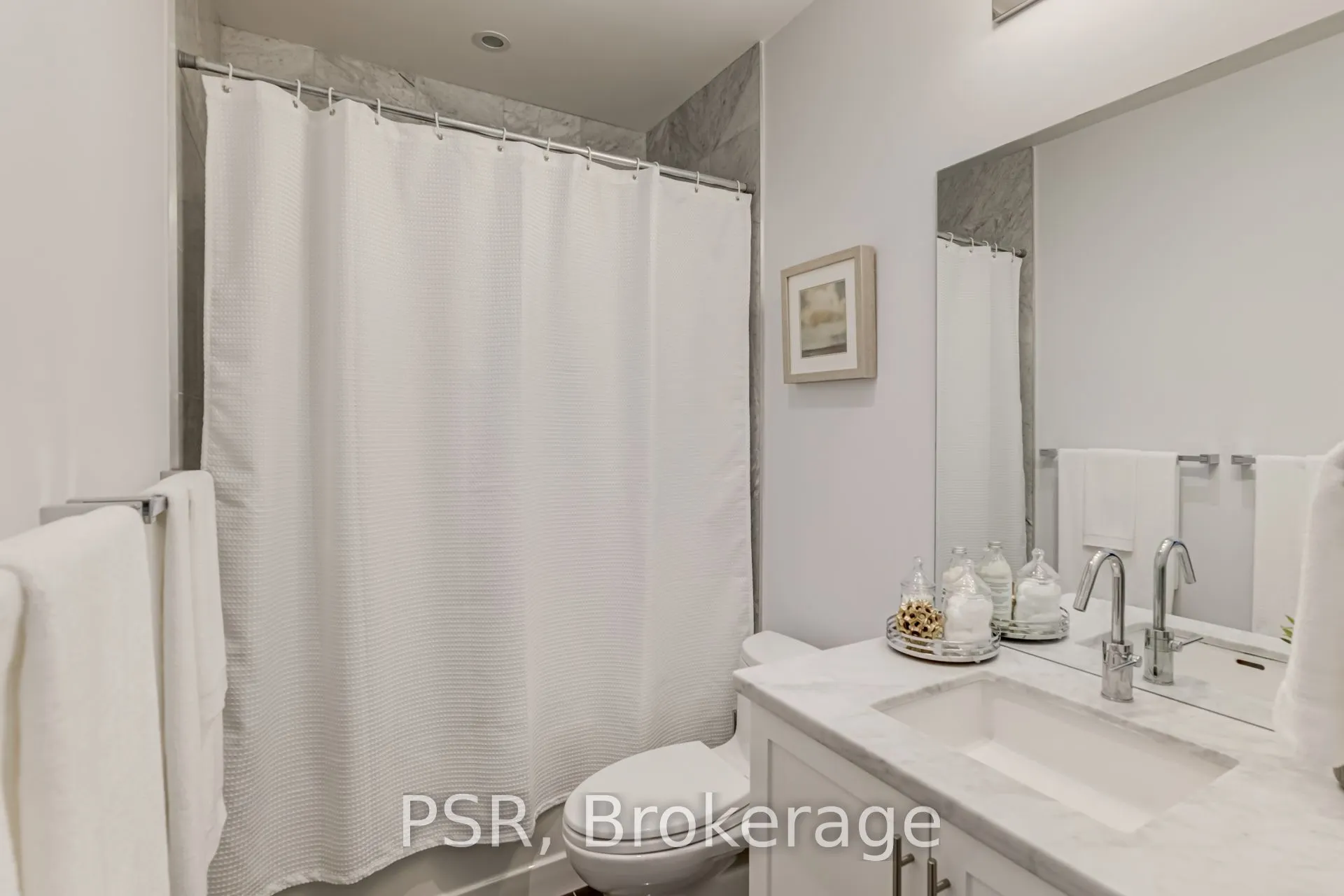 29 Queens Quay E, #627