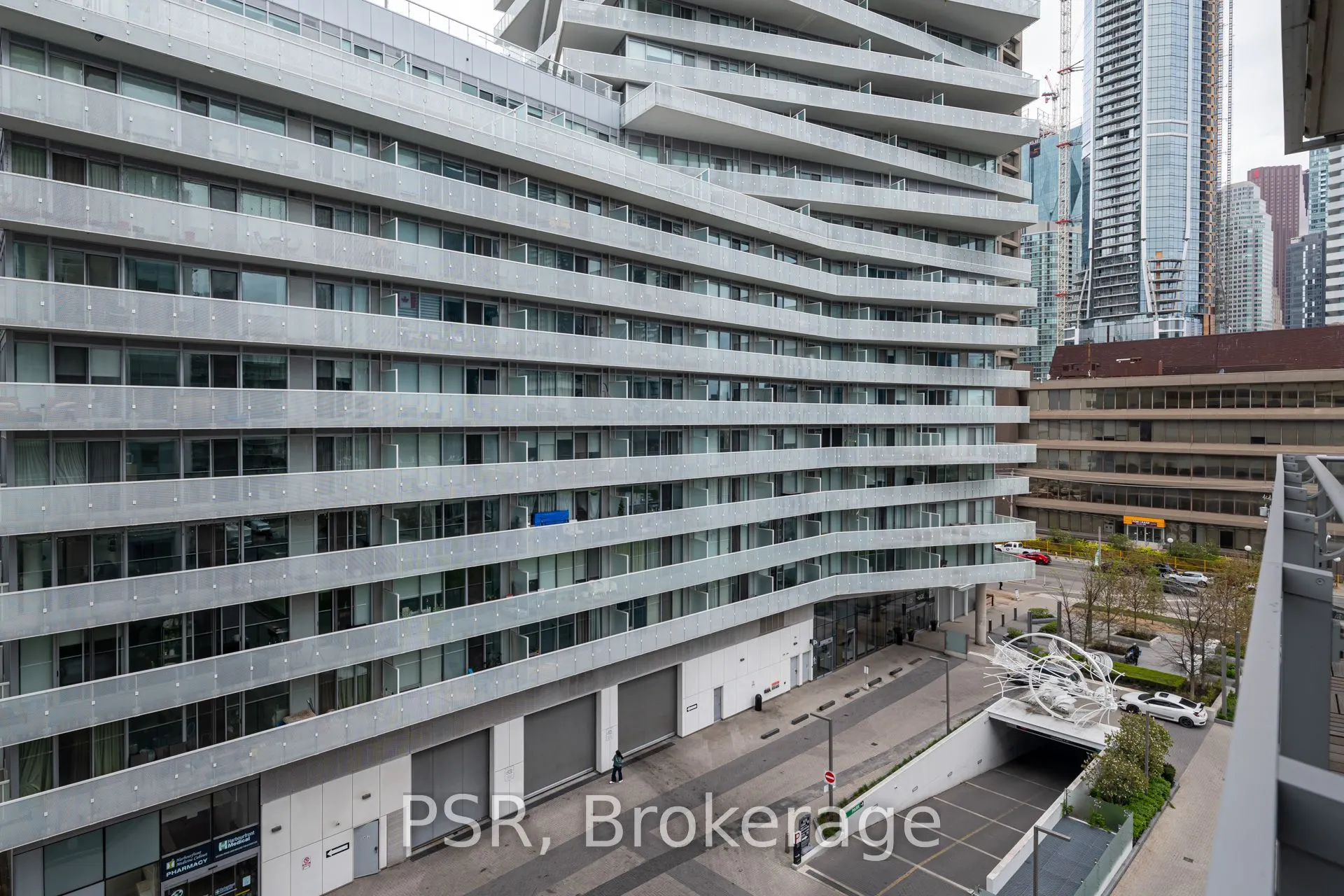 29 Queens Quay E, #627