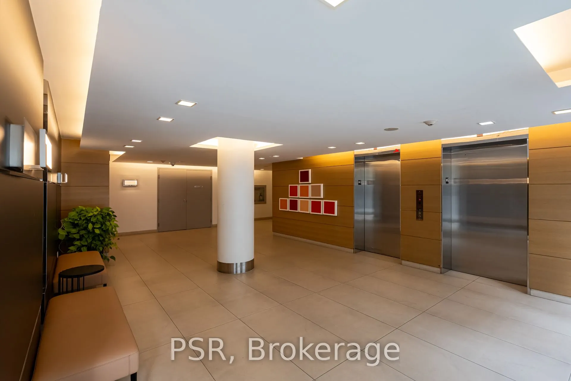 29 Queens Quay E, #627