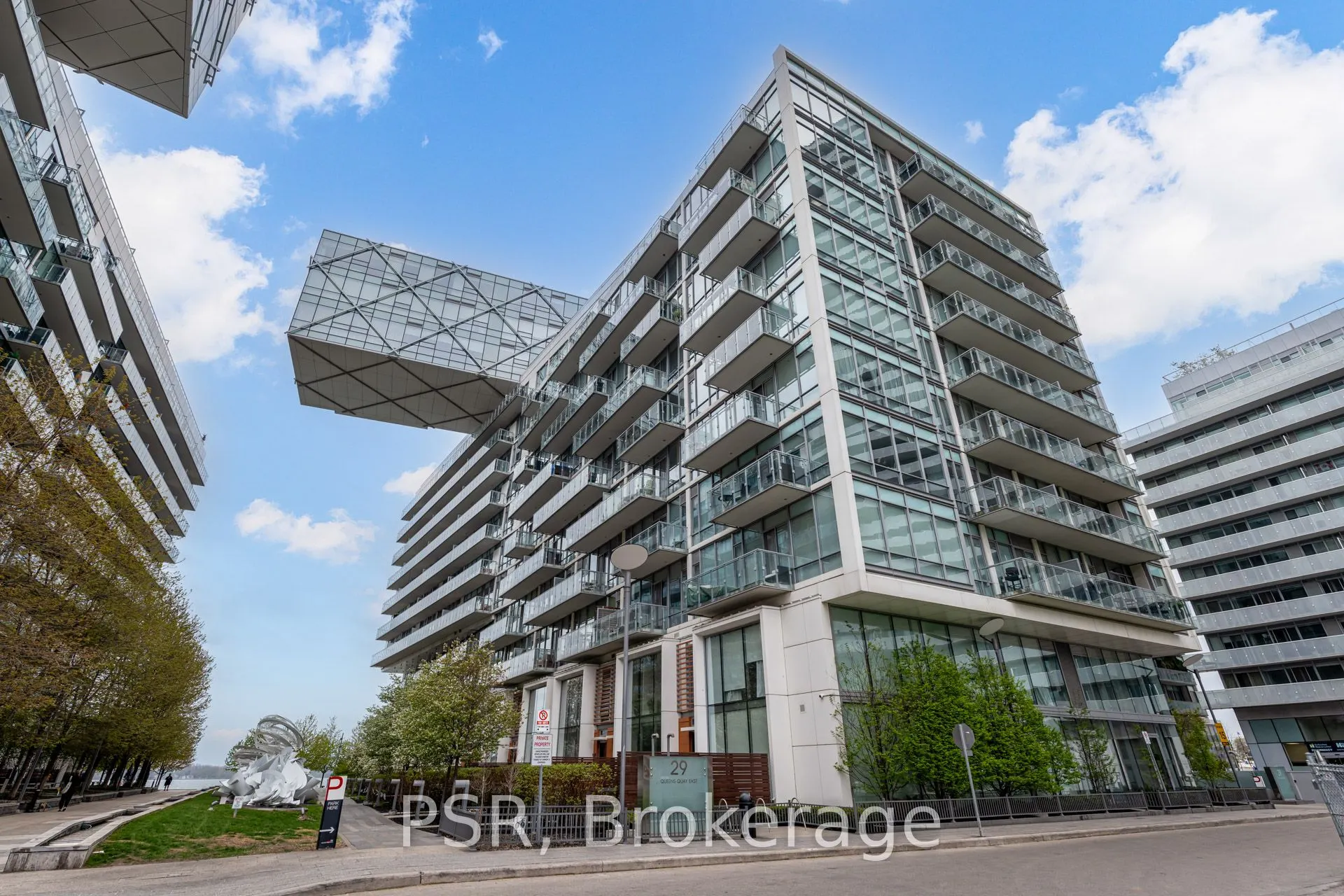 29 Queens Quay E, #627