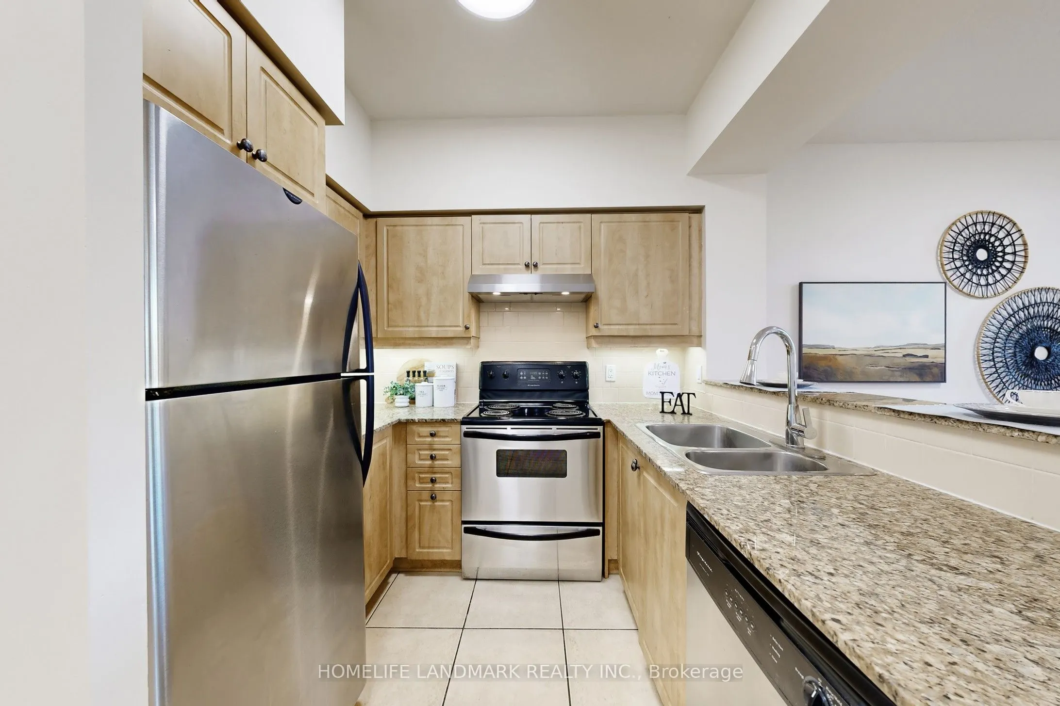 451 Rosewell Avenue, #404