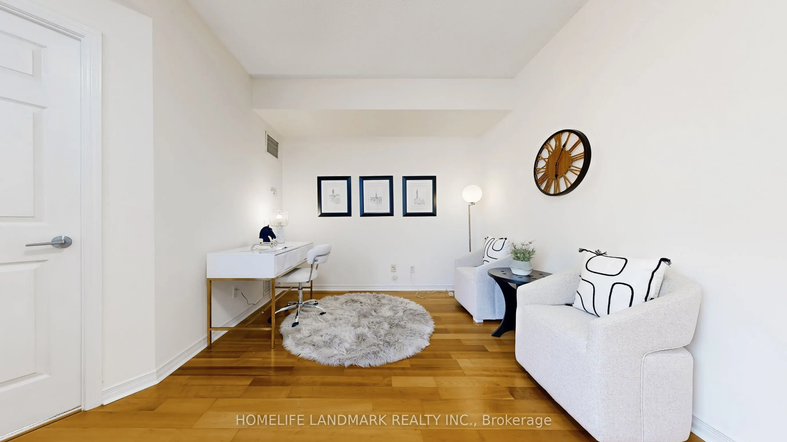 451 Rosewell Avenue, #404