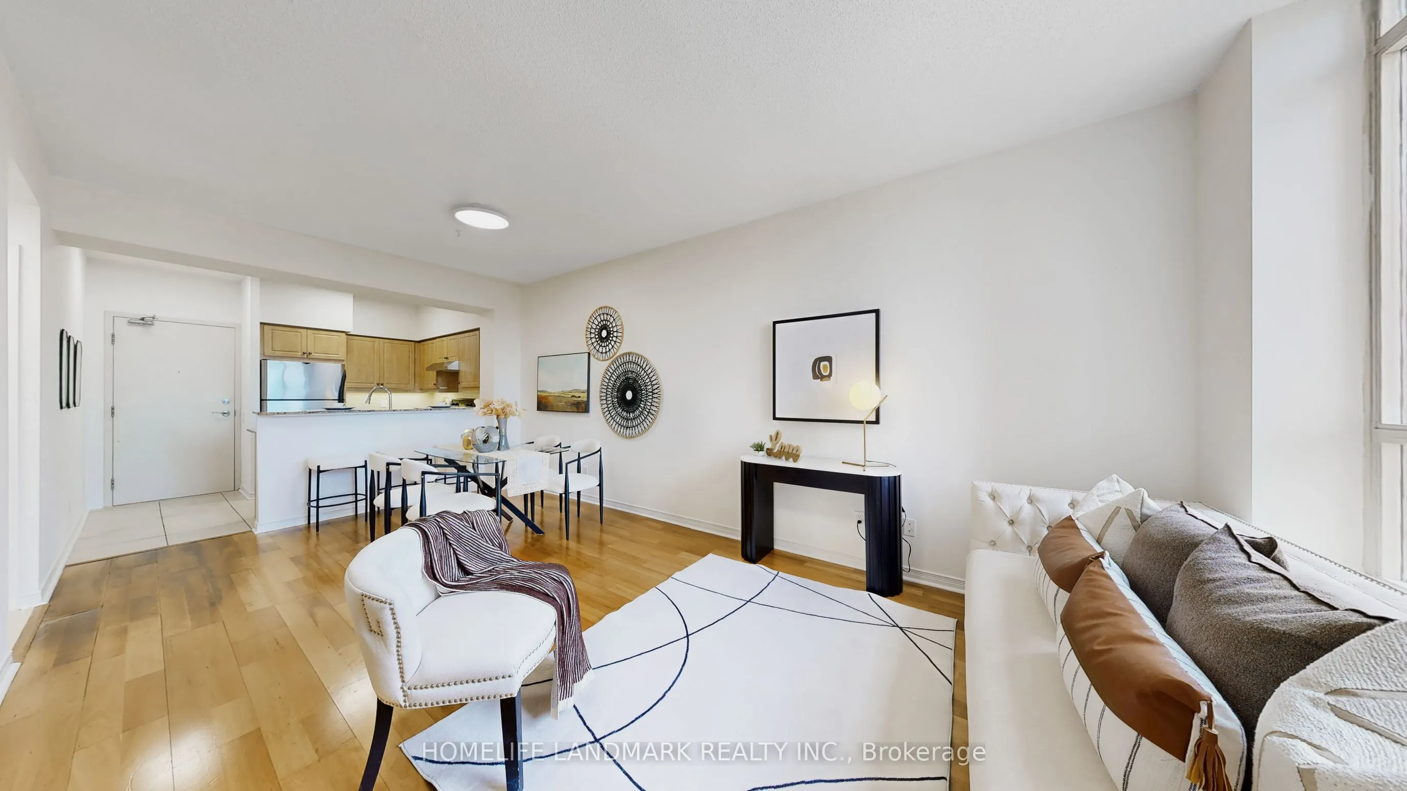 451 Rosewell Avenue, #404